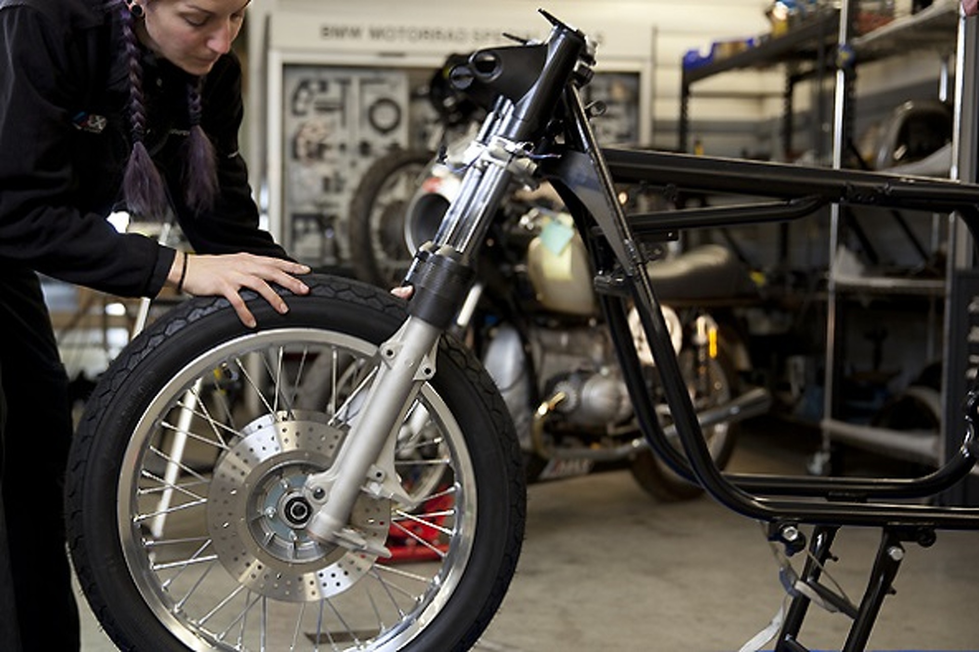 MAX BMW Motorsport Builds a New R90S - Out of a Catalog