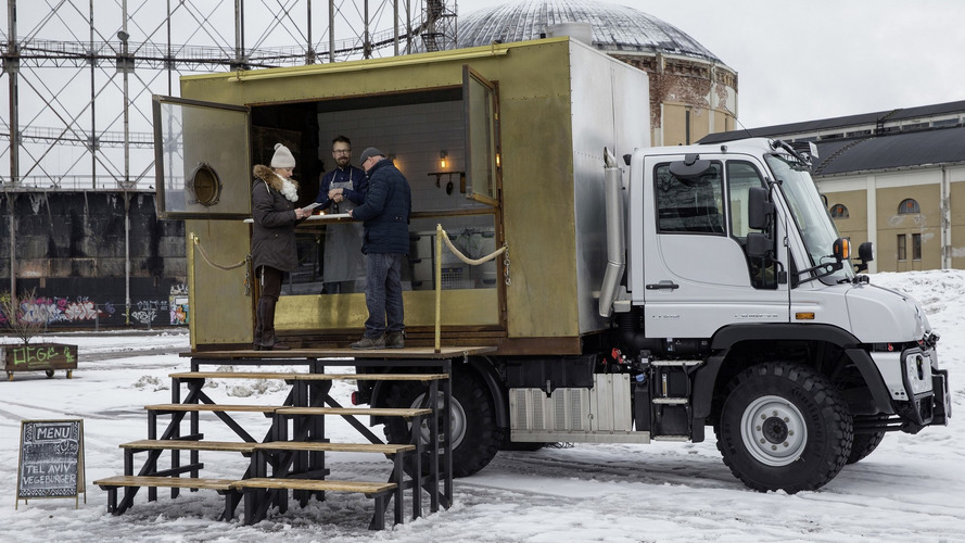 Mercedes-Benz Unimog U 318 food truck
