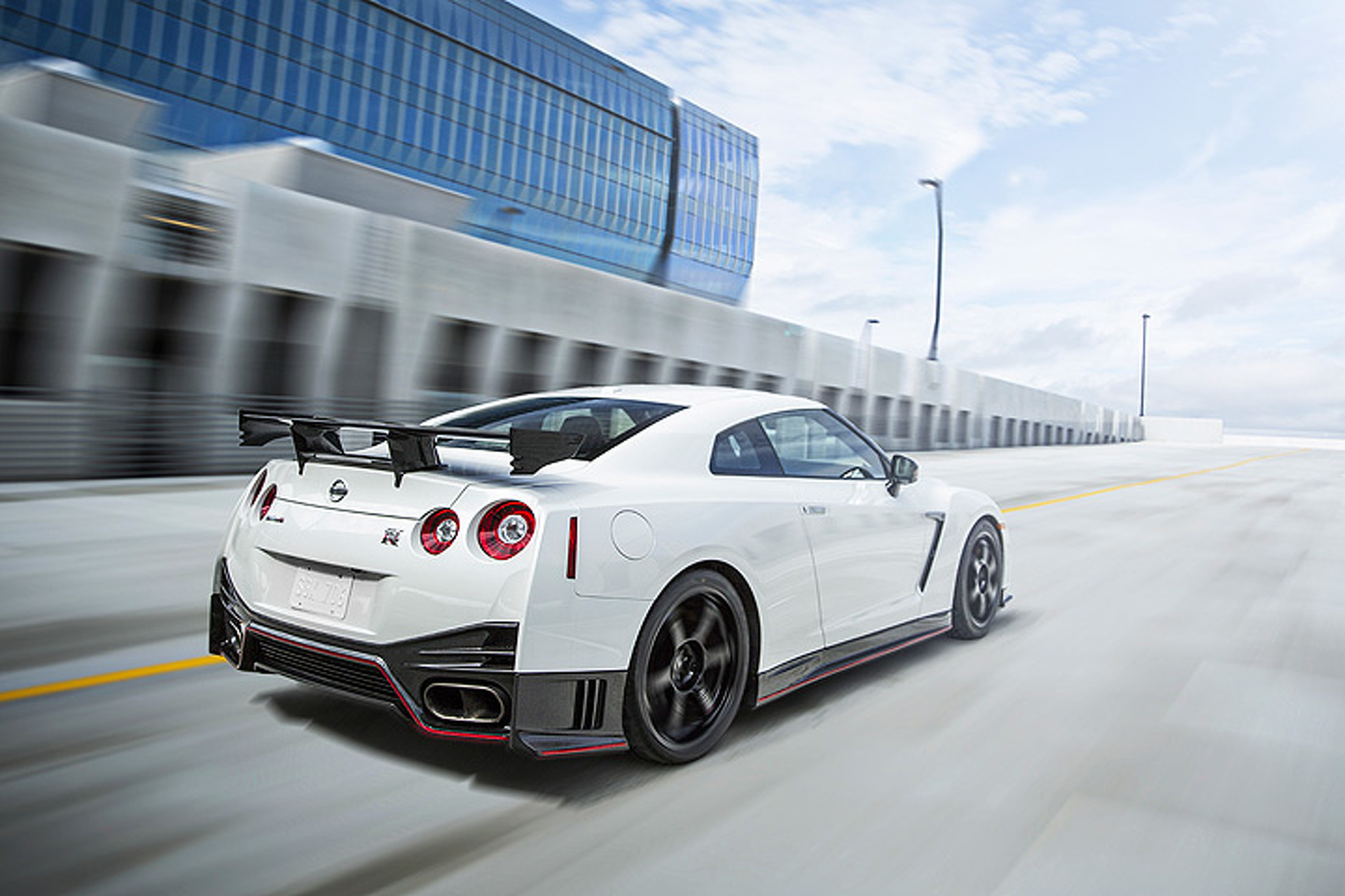 Nissan Wants to Build a GT-R Supercar That Drives Itself