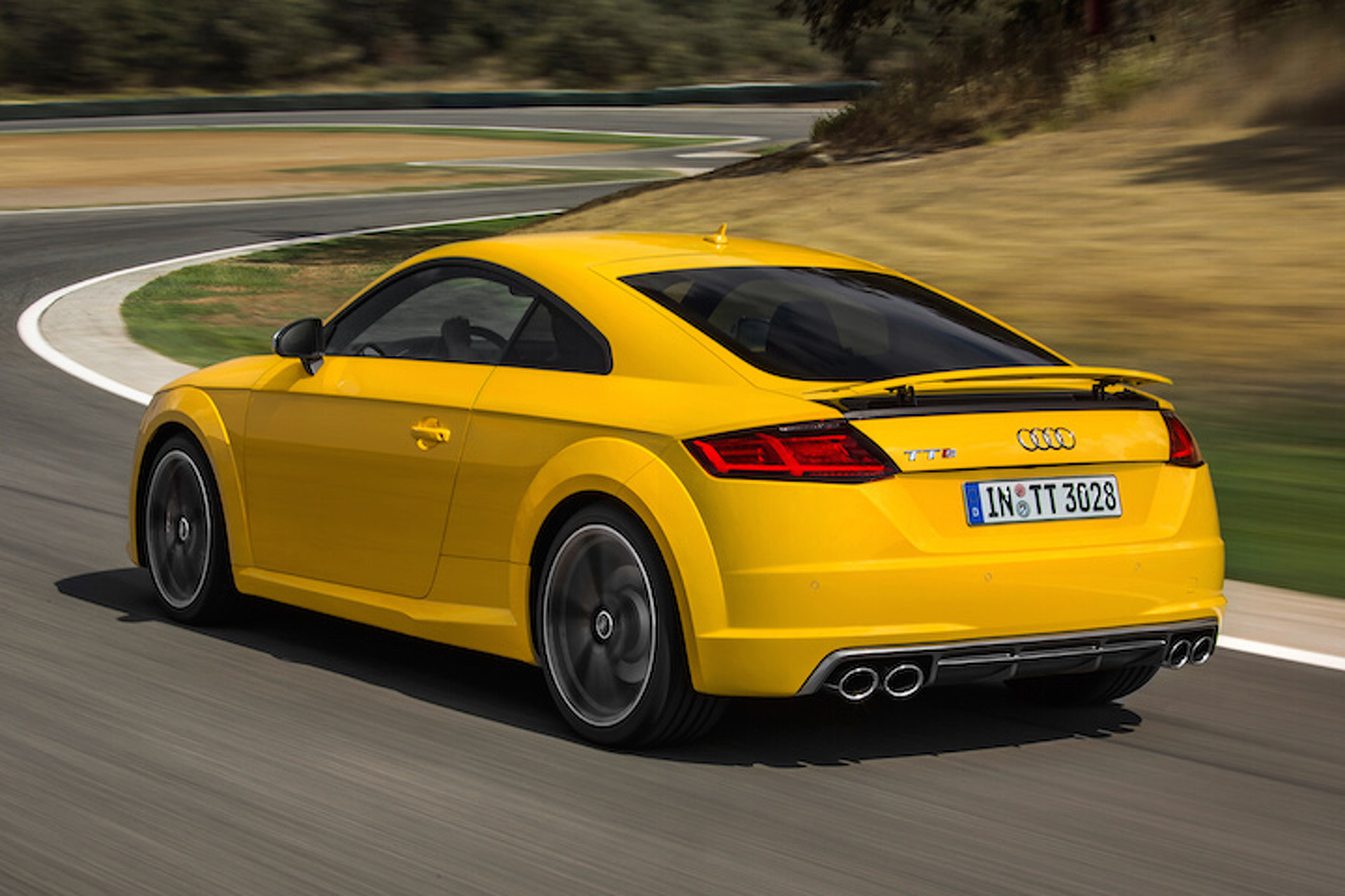 Your Chiropractor Will Love the 2016 Audi TTS: Review