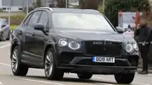 Bentley Bentayga nuova foto spia
