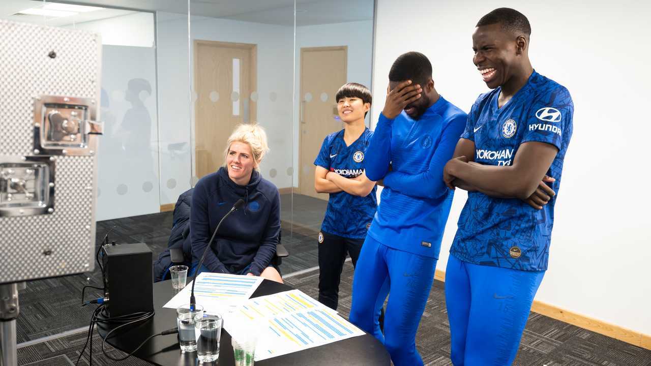 Chelsea FC stars go under cover as Hyundai salespeople