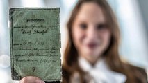 Ein Führerschein aus der Frühzeit des Autos von 1910, ausgestellt für den Benz-Fahrer Johann Strassl