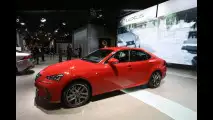Lexus al Salone di Parigi 2016