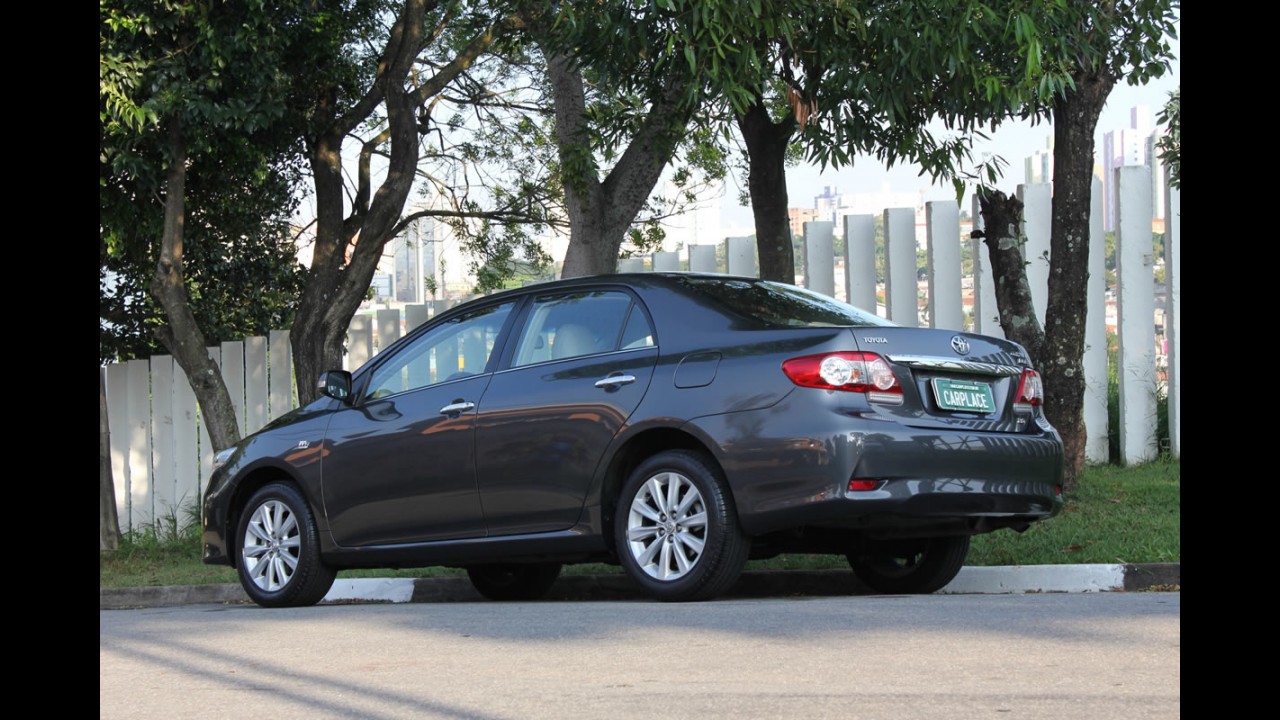 Especial Sedãs Médios CARPLACE: Agora é a vez do líder Toyota Corolla 2.0 Altis 2012