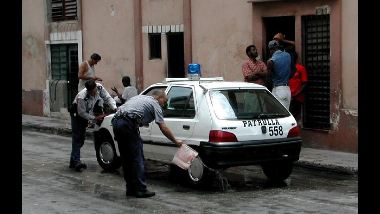 Cuba: livre comércio de carros começa com Peugeot 508 por astronômicos R$ 600 mil!