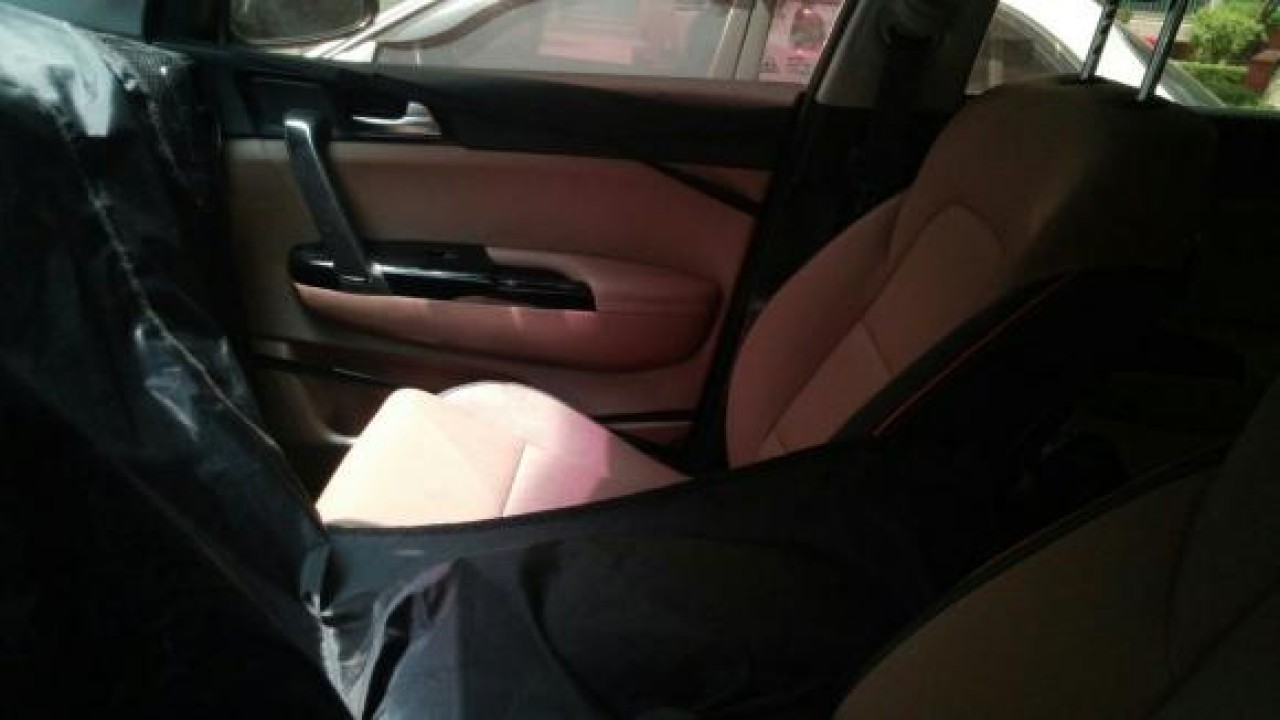 Flagra! Interior do novo Kia Sportage 2016 é revelado antes de estreia