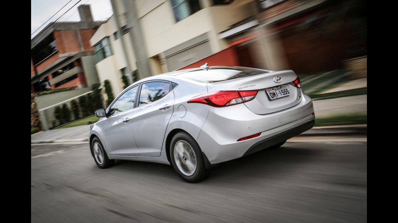 Hyundai Elantra: estreia da nova geração é antecipada para 2015
