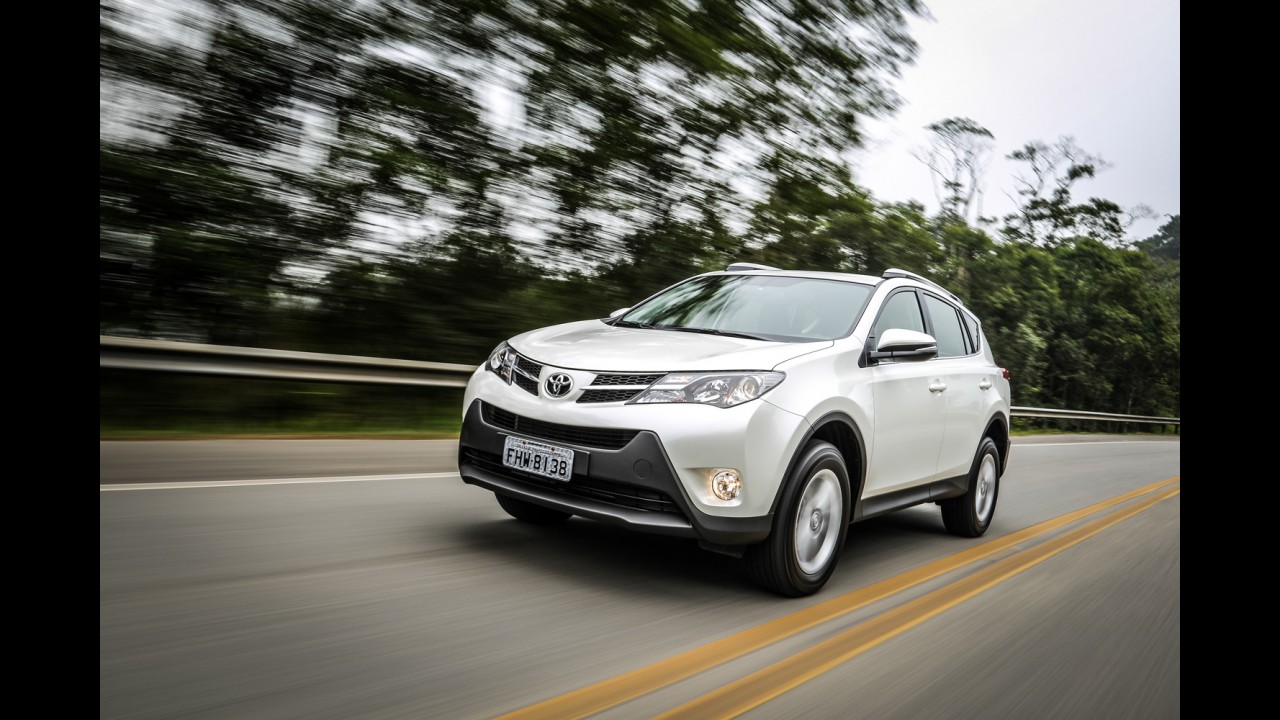 Toyota RAV4 2014 ganha acesso a internet - preço parte de R$ 101.820