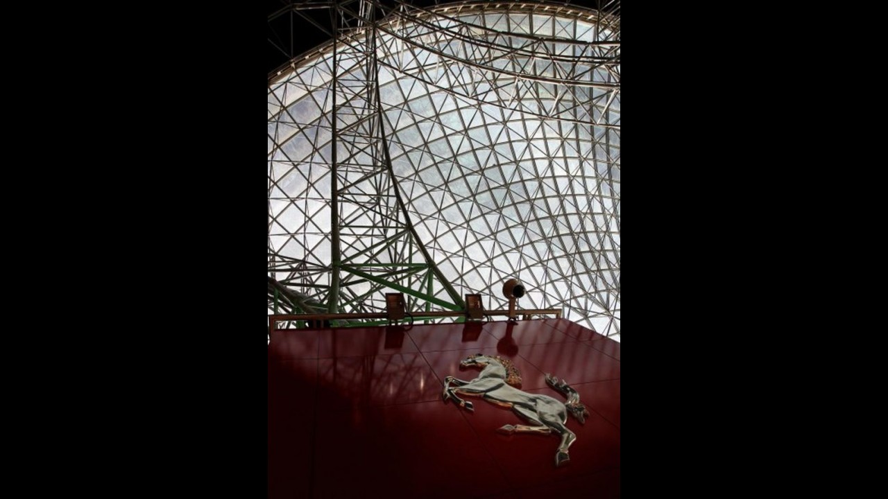 Ferrari World: Parque da Ferrari é inaugurado em Abu Dhabi - Veja fotos