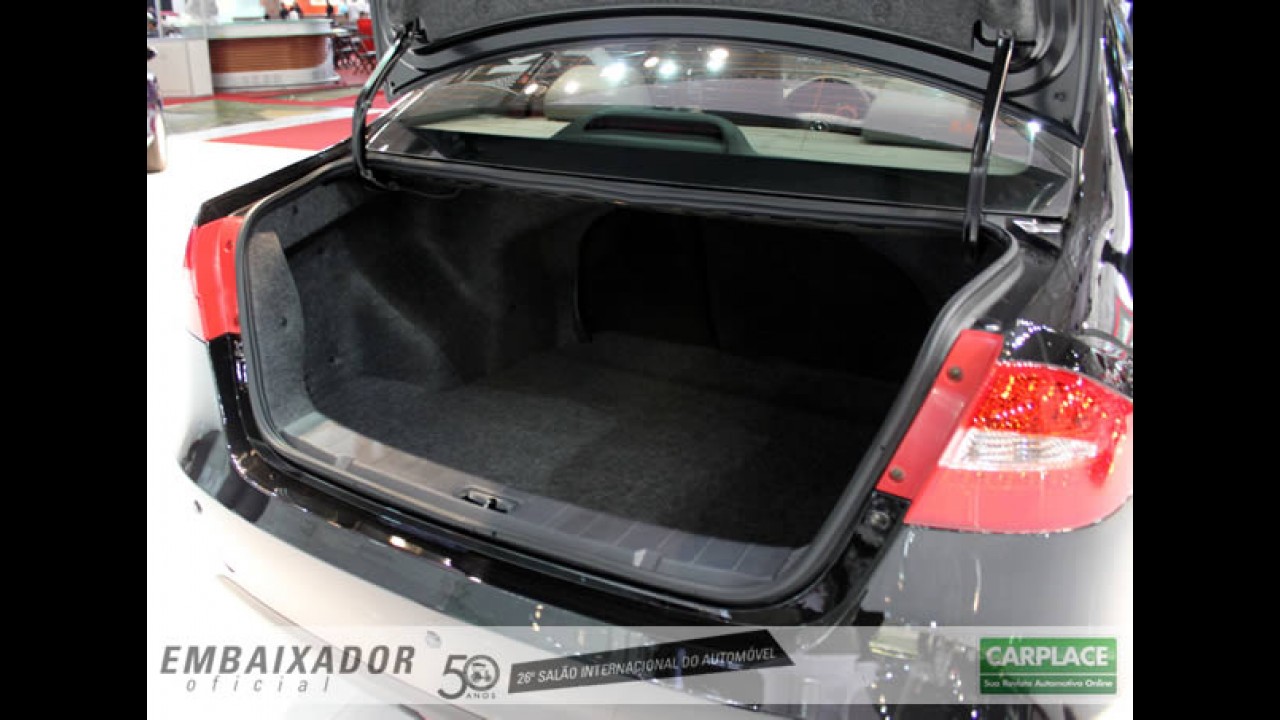 Salão do Automóvel: Sedan JAC J5 chega ao Brasil completo por R$ 53.900