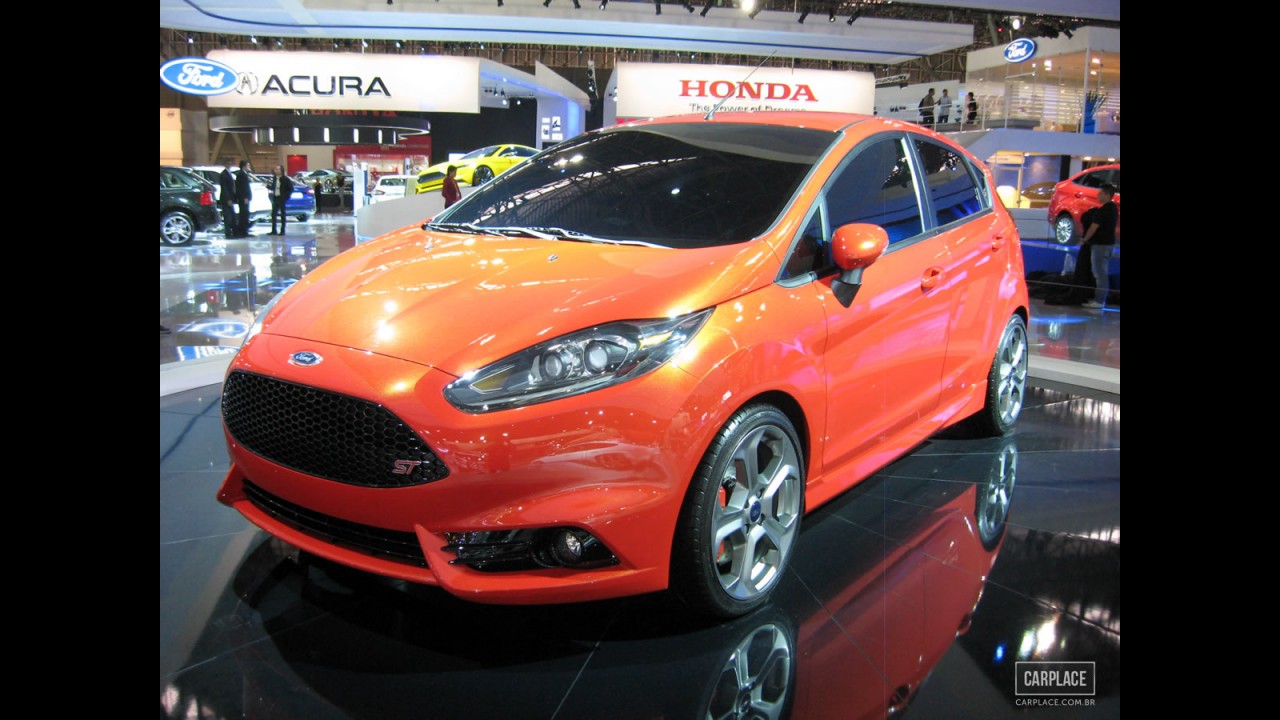 Salão do Automóvel: Peugeot 208 GTi e Ford Fiesta ST podem fazer briga de hot hatches em 2014