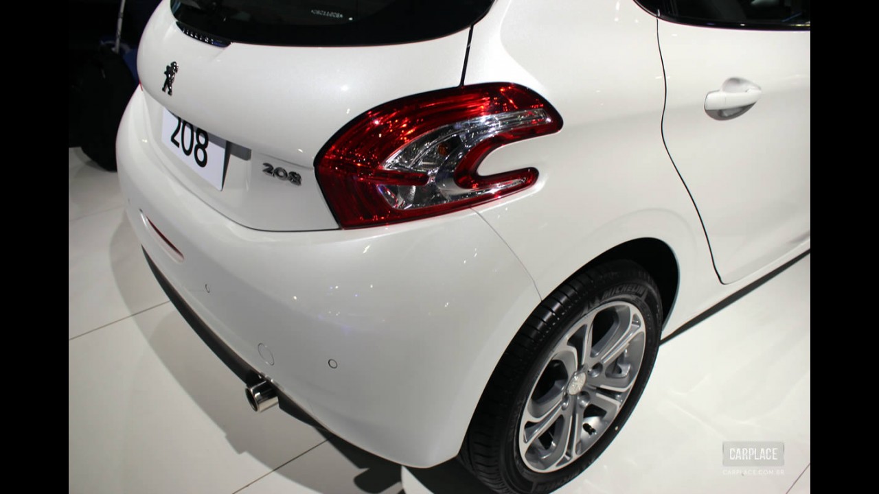 Salão do Automóvel: 208 nacional marca a virada da Peugeot - hatch chega em abril