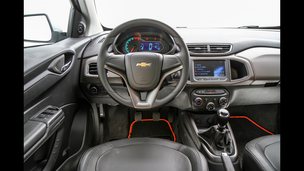 Teste CARPLACE: renovados, Logan e Prisma subiram na vida