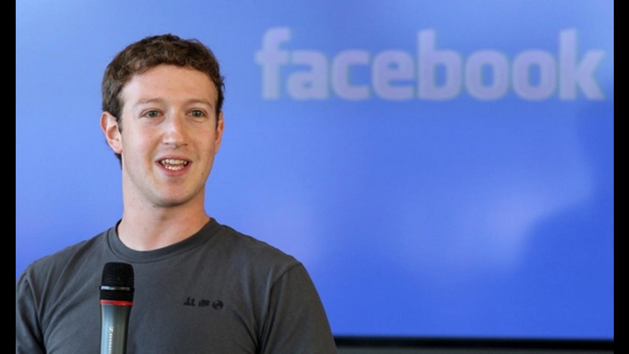 Fundador do Facebook e bilionário, Mark Zuckerberg coloca Golf GTI na garagem