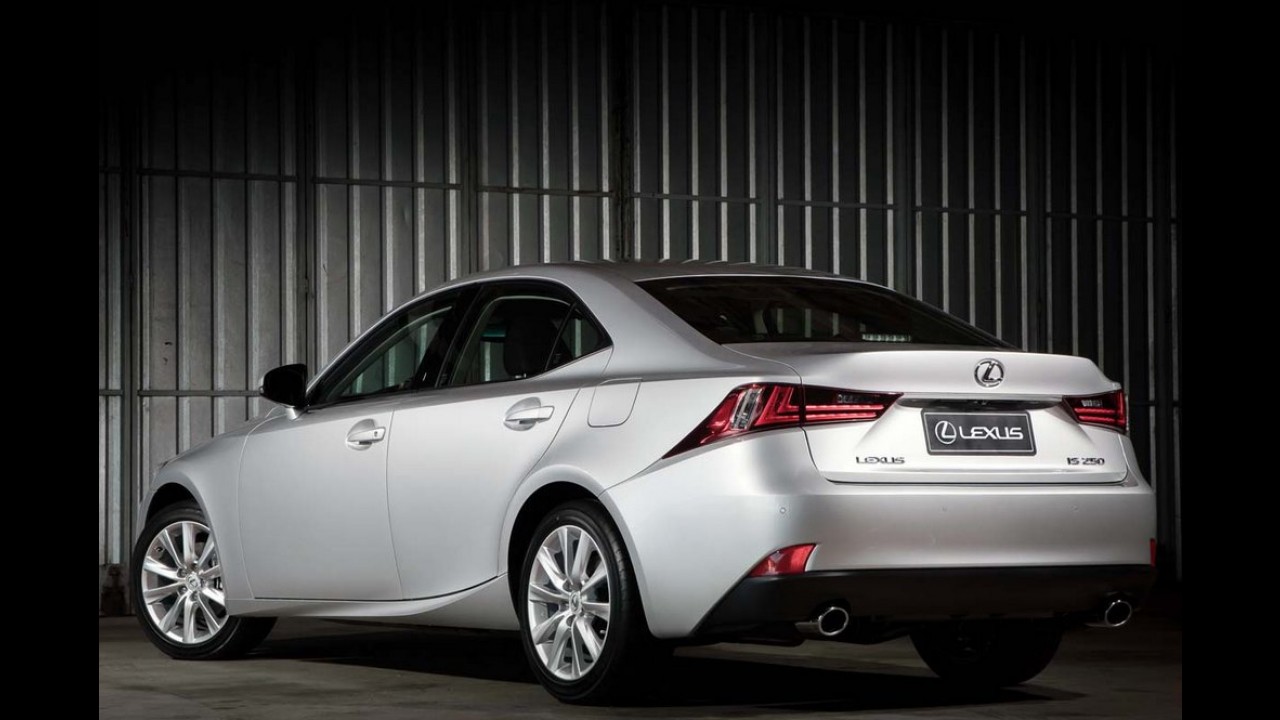 Lexus traz a nova geração do IS 250 para o Brasil por R$ 175 mil