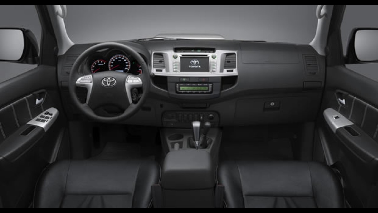 Toyota lança linha Hilux e SW4 2014 com leves alterações no acabamento