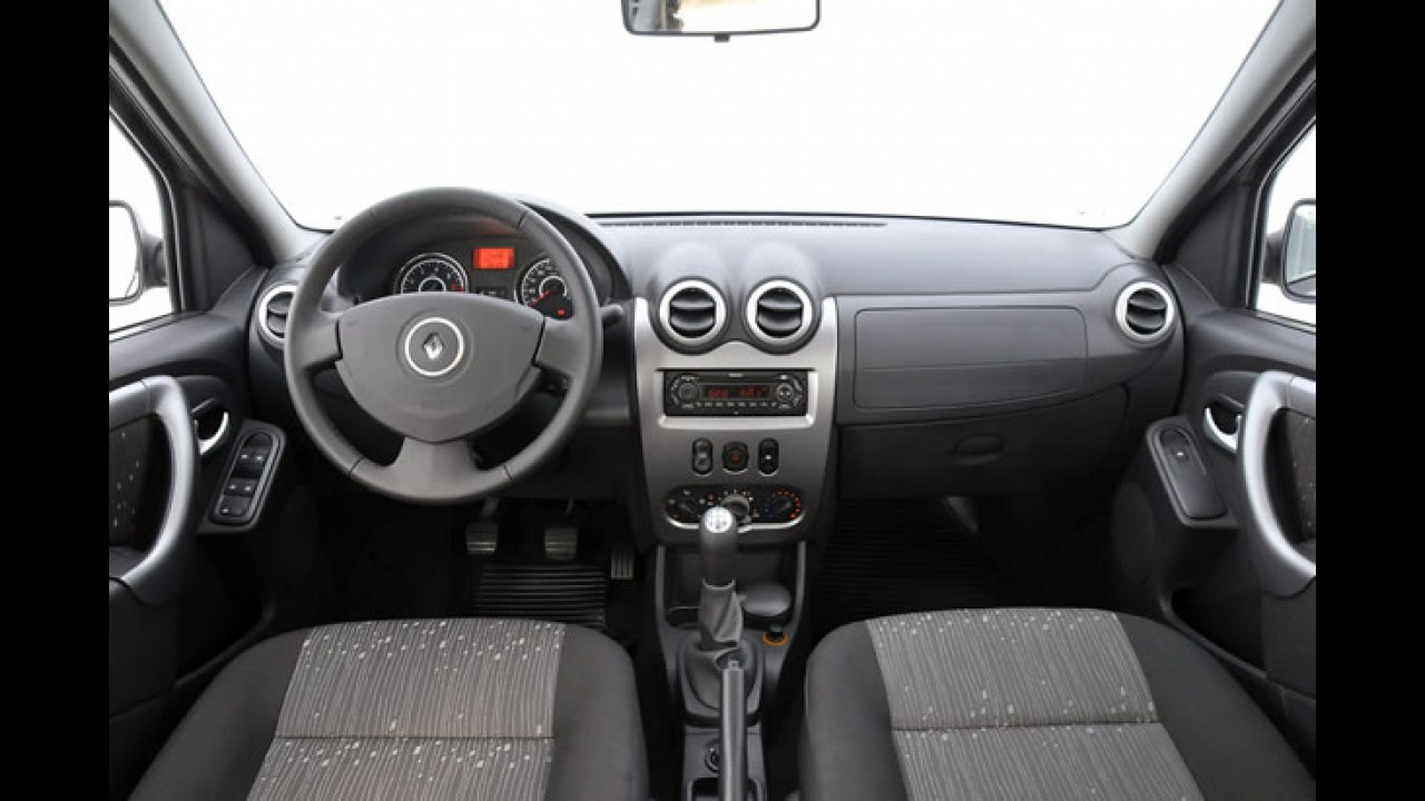 Renault lança o "Novo Logan" - Sedan ganha mudanças no visual e melhorias no acabamento