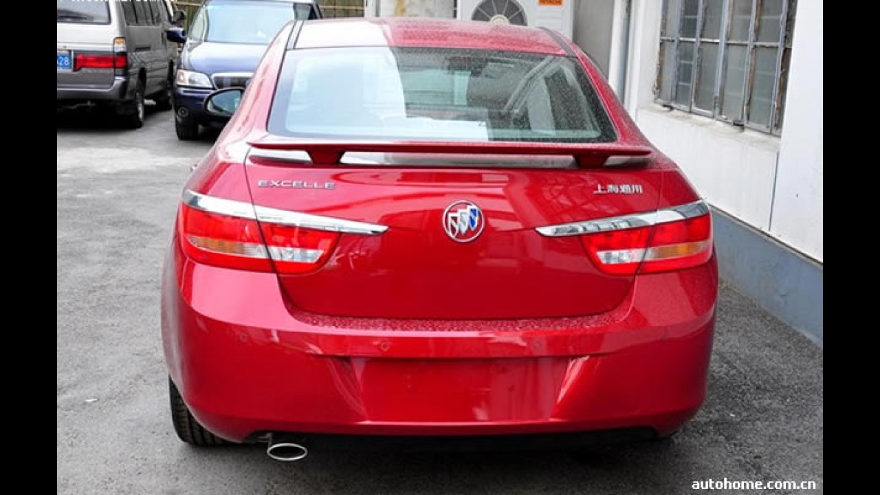 Buick Excelle - Novo Astra Sedan europeu aparece sem disfarces