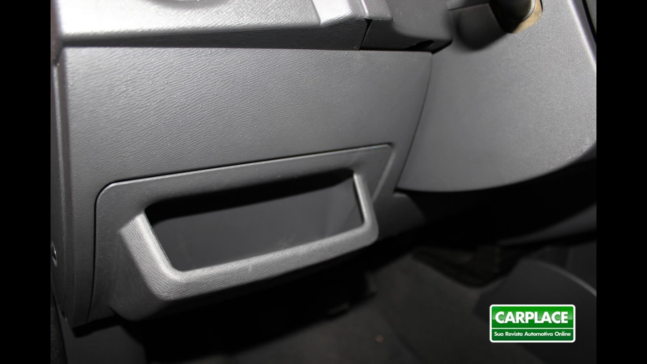 Garagem CARPLACE: Detalhes do acabamento do Chevrolet Celta LT - Fotos em HD