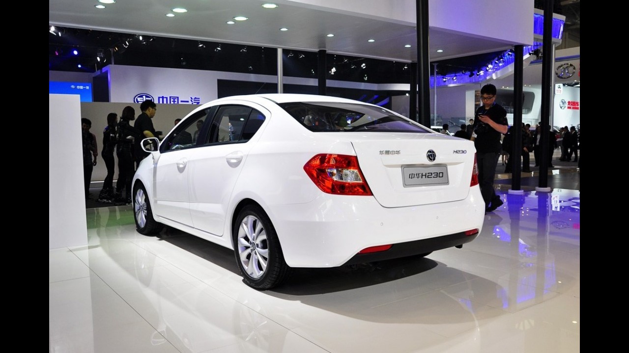 Salão de Pequim: Brilliance revela o sedã compacto H230