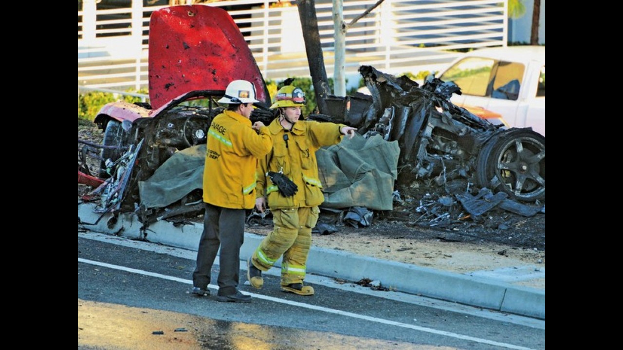 Paul Walker, ator de "Velozes e Furiosos", morre em acidente com Porsche