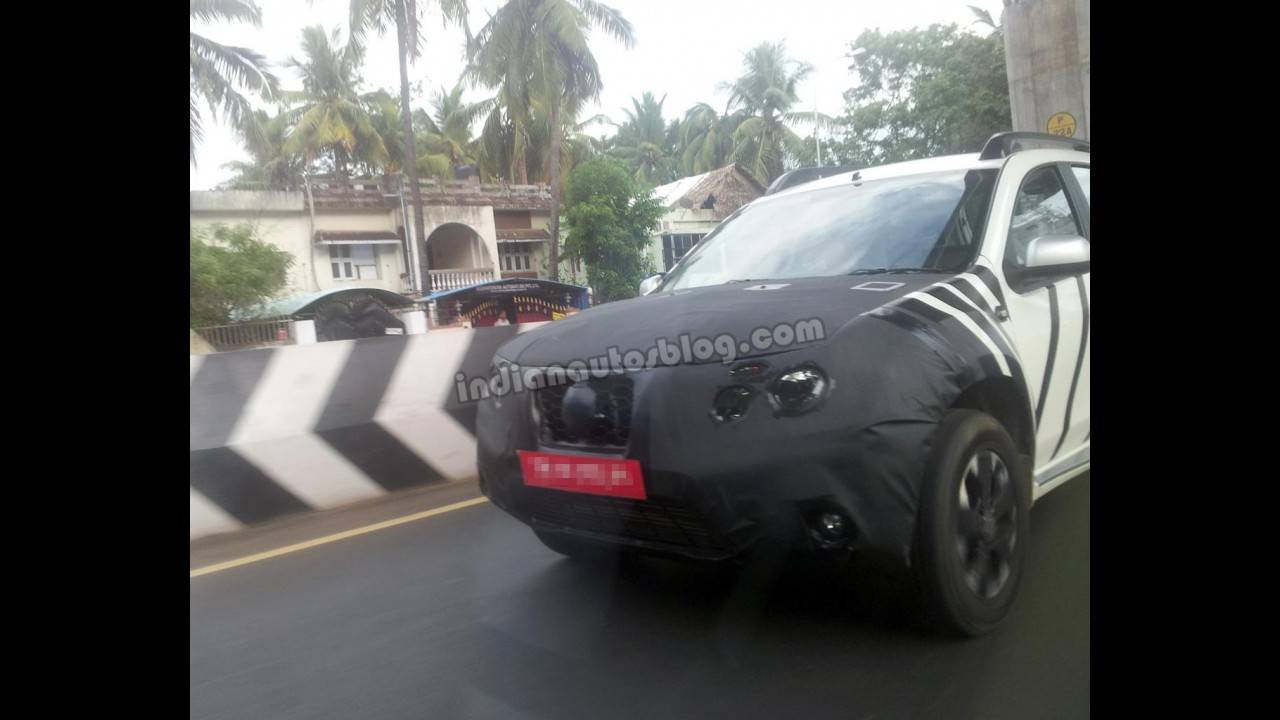 Flagra: Nissan Terrano é pego em teste na Índia