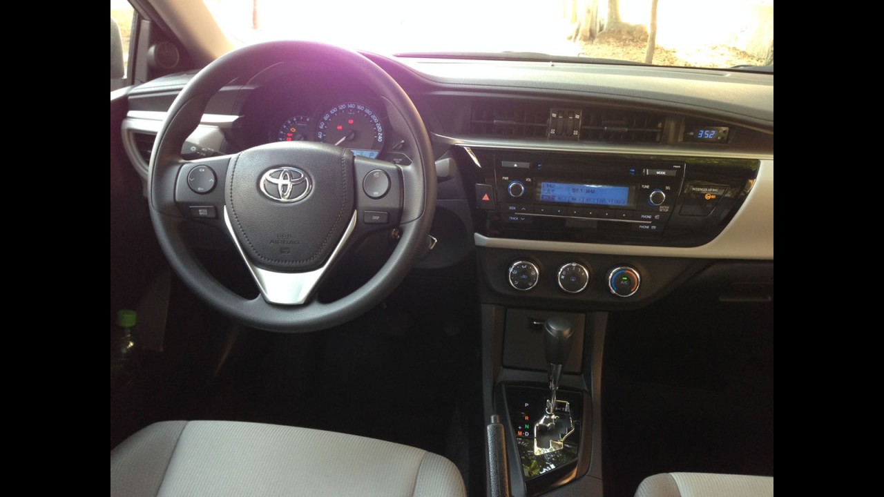 Garagem CARPLACE #1: Corolla GLi 1.8 faz 15 km/l, mas é despojado