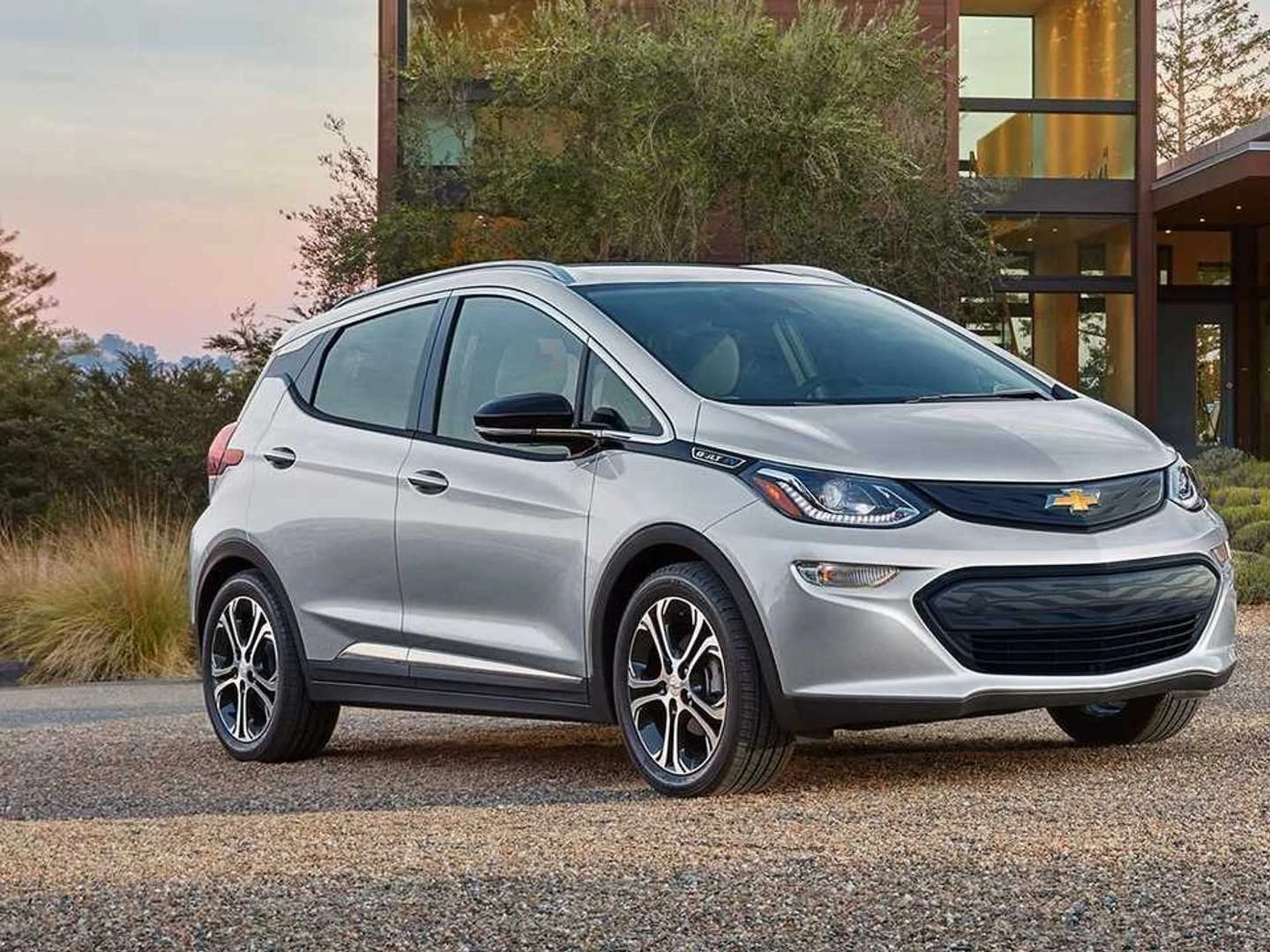 Chevrolet Bolt EV 65 KWh Specs, Price, Photos, Offers And Incentives