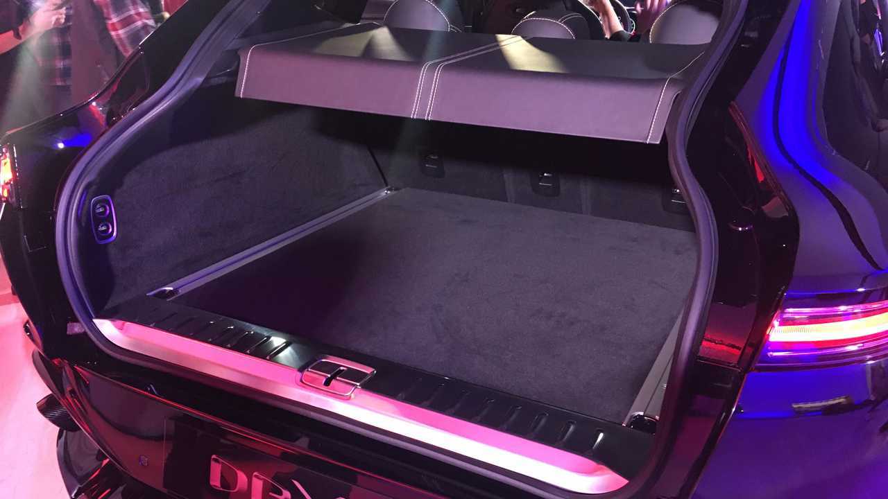 Aston Martin DBX - Russian launch