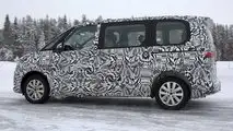 Volkswagen T7 Multivan, su strada la versione definitiva