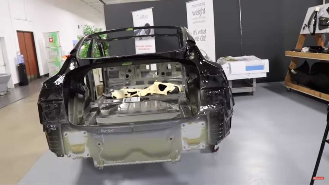 Sandy Munro Talks To Sean Mitchell About Tesla And Detroit Differences