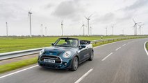 2020 Mini Convertible Sidewalk