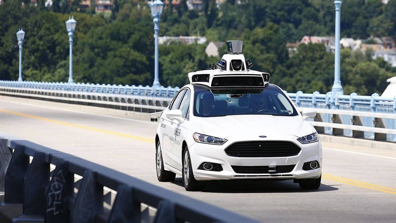 Guida autonoma, guerra fra Uber e Google
