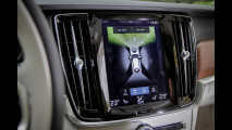Volvo V90, la prova delle doti stradali 020