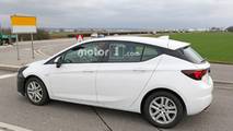 Opel Astra facelift spy photo