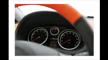 Kleiner Opel mit viel Gas