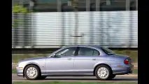 Jaguar poliert S-Type