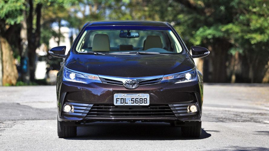 Comparativo - Toyota Prius e Corolla Altis