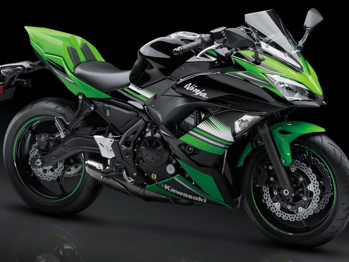 Kawasaki vende Z800 e Ninja 650 com bônus de R$ 2 mil