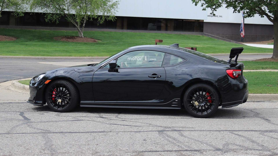 Subaru BRZ STI fotos espía