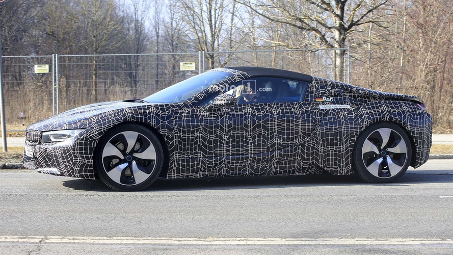 2018 BMW i8 Spyder yeni casus fotoğraflar