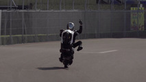 Japon motosikletçi ön kaldırma rekoru kırdı