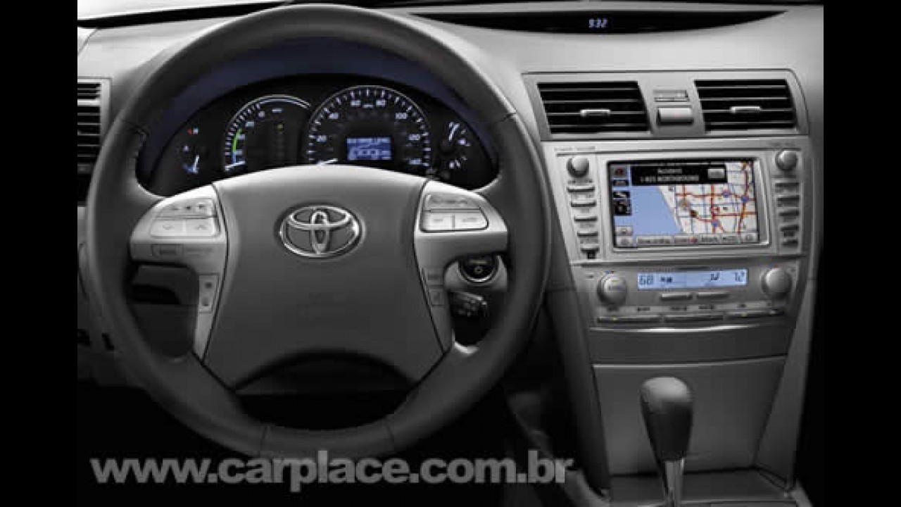 Salão de Detroit: Toyota Camry 2010 ganha mudanças visuais e mecânicas