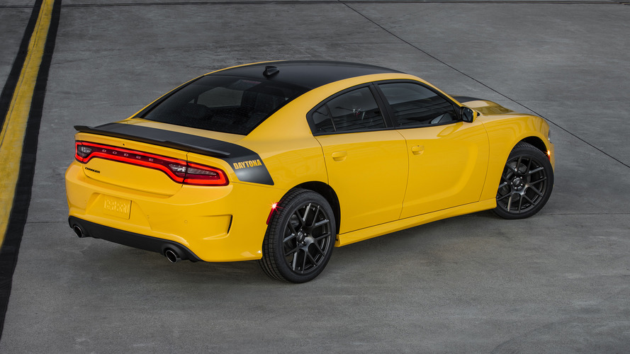 2017 Dodge Challenger T/A ve Charger Daytona