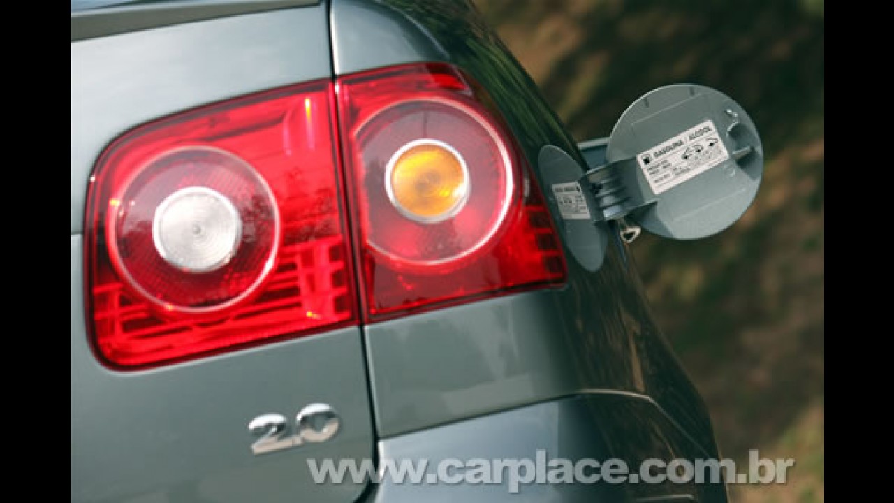 Polo Sedan ganha motor 2.0 TotalFlex, novos itens de série e redução de preço