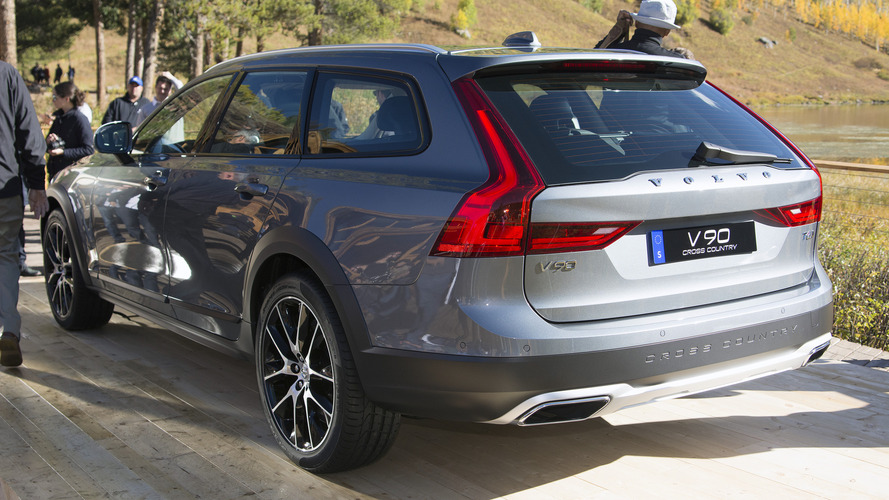 2017 Volvo V90 Cross Country