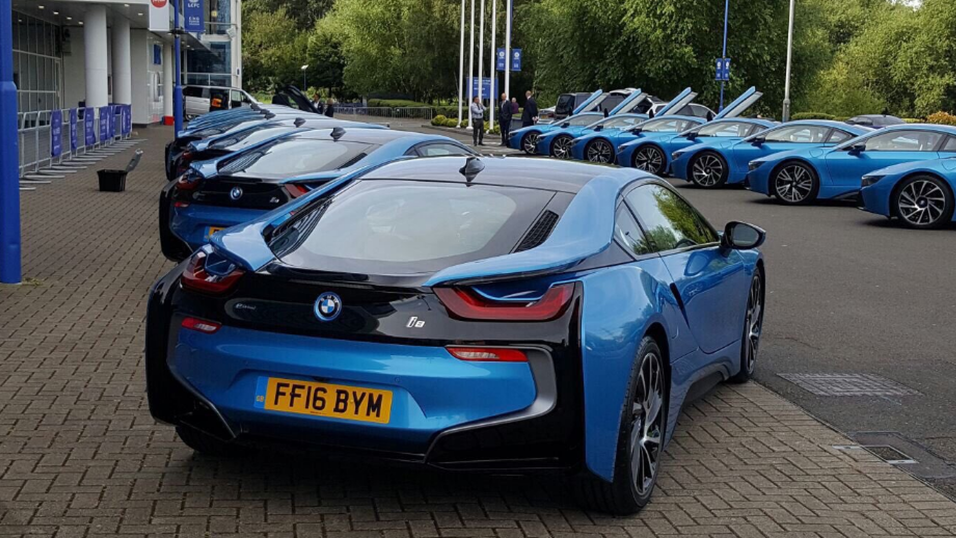 BMW i8 : un exemplaire pour chaque joueur de Leicester City FC