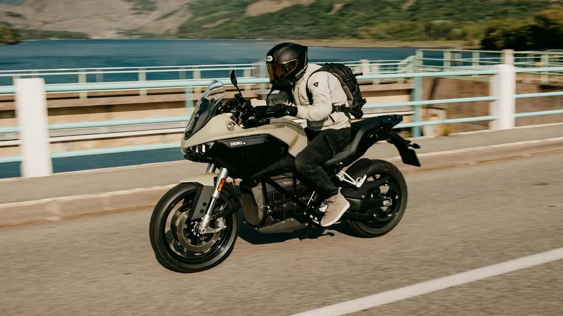 Zero DS Electric Motorcycle Sets New Range Record with 271 Miles