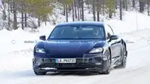 Porsche Taycan restyling, le foto spia delle diverse varianti